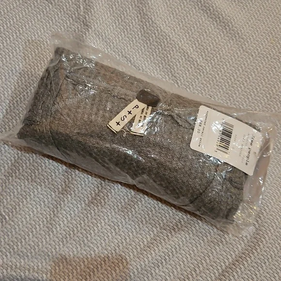 Free People Laguna Tee V Neck LS Thumbhole Cuffs Thermal Drapey Grey Small NWT - Picture 10 of 11